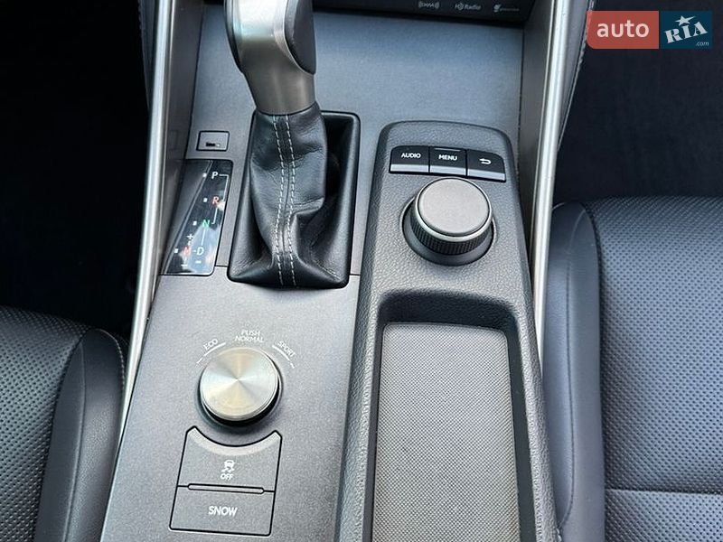 Седан Lexus IS 2015 в Києві
