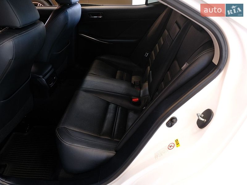 Седан Lexus IS 2015 в Одесі