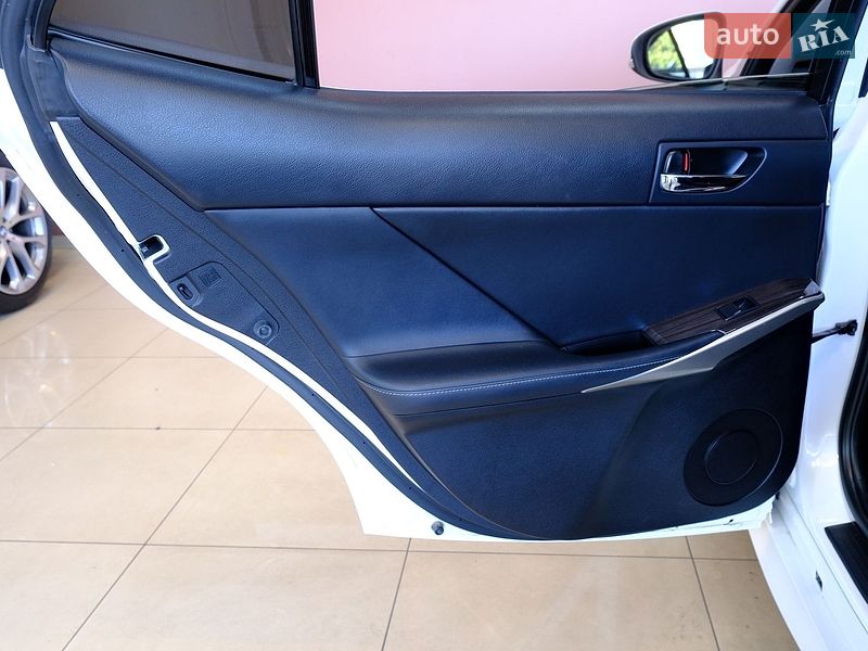 Седан Lexus IS 2015 в Одесі