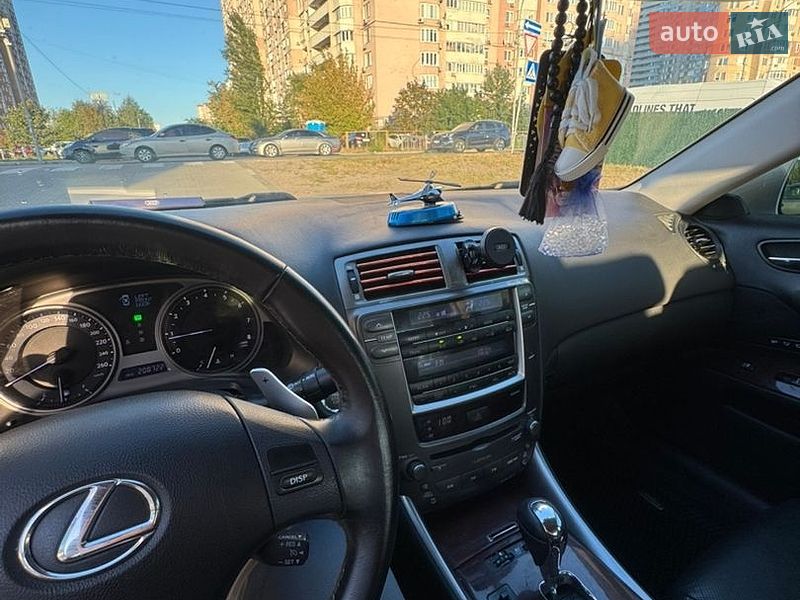 Седан Lexus IS 2007 в Киеве