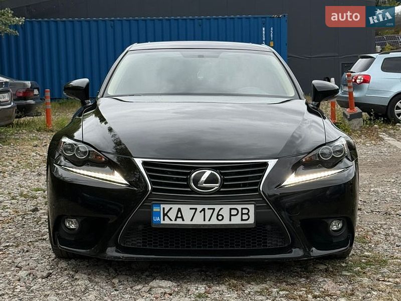 Седан Lexus IS 2015 в Киеве