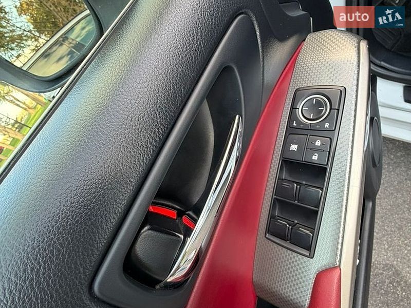 Седан Lexus IS 2015 в Києві