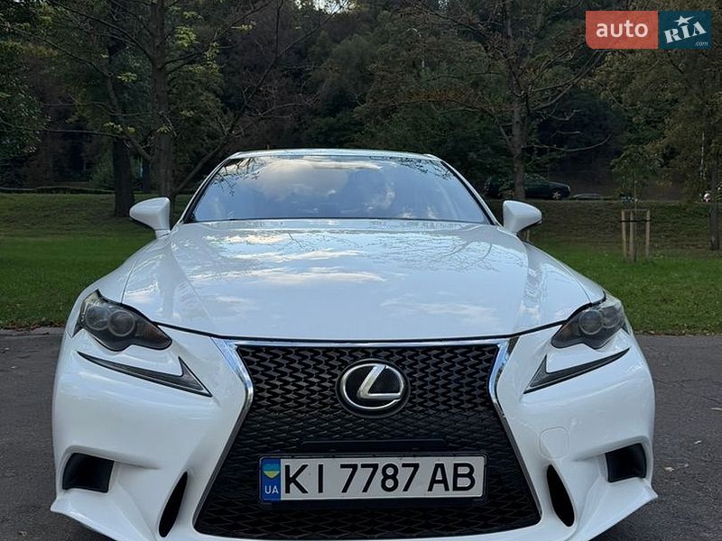 Седан Lexus IS 2015 в Києві