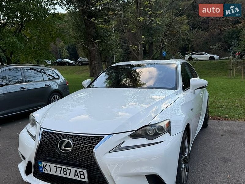 Седан Lexus IS 2015 в Києві