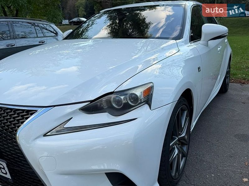 Седан Lexus IS 2015 в Києві