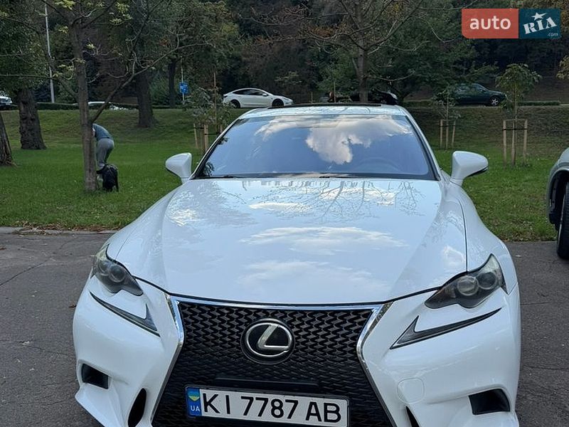 Седан Lexus IS 2015 в Києві