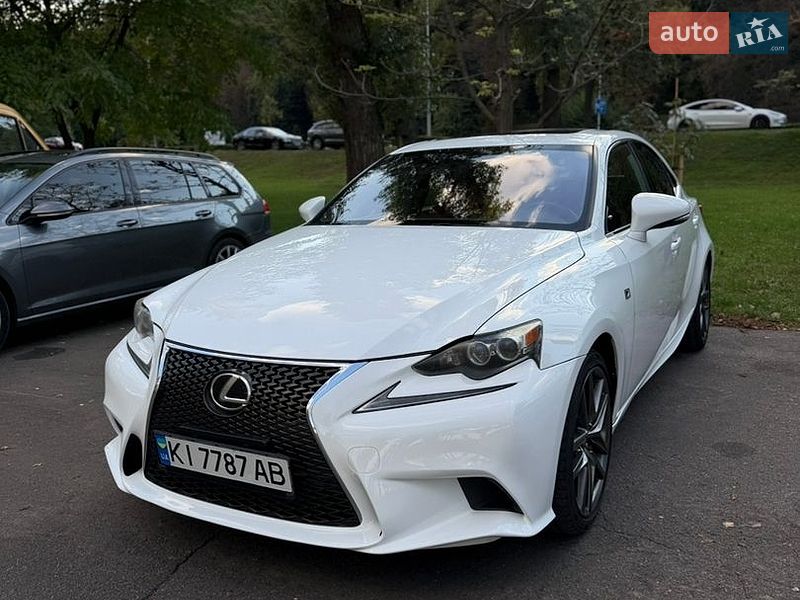 Седан Lexus IS 2015 в Києві