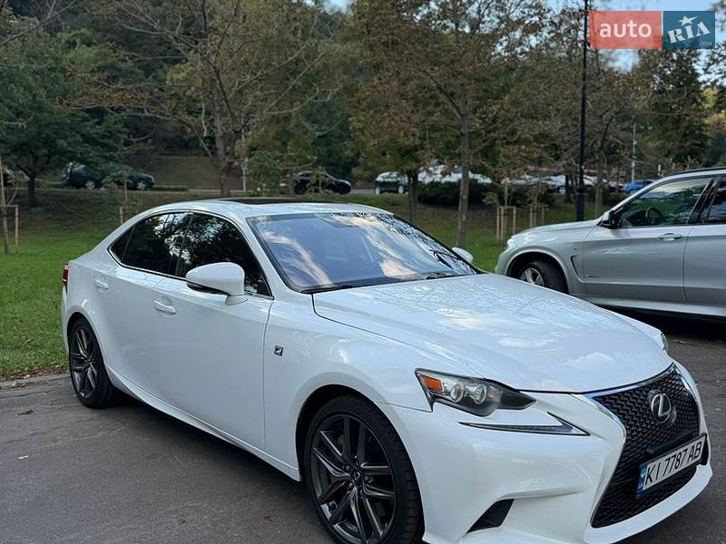 Седан Lexus IS 2015 в Києві