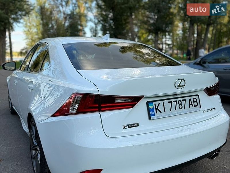 Седан Lexus IS 2015 в Києві