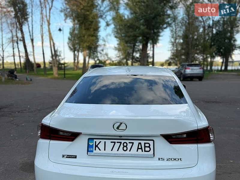 Седан Lexus IS 2015 в Києві