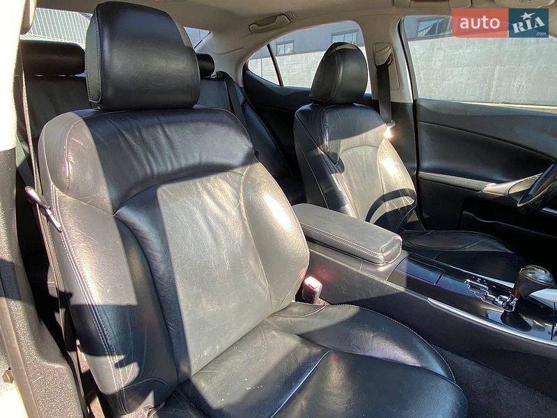 Седан Lexus IS 2011 в Киеве фото 14 Седан Lexus IS 2011 в Киеве
