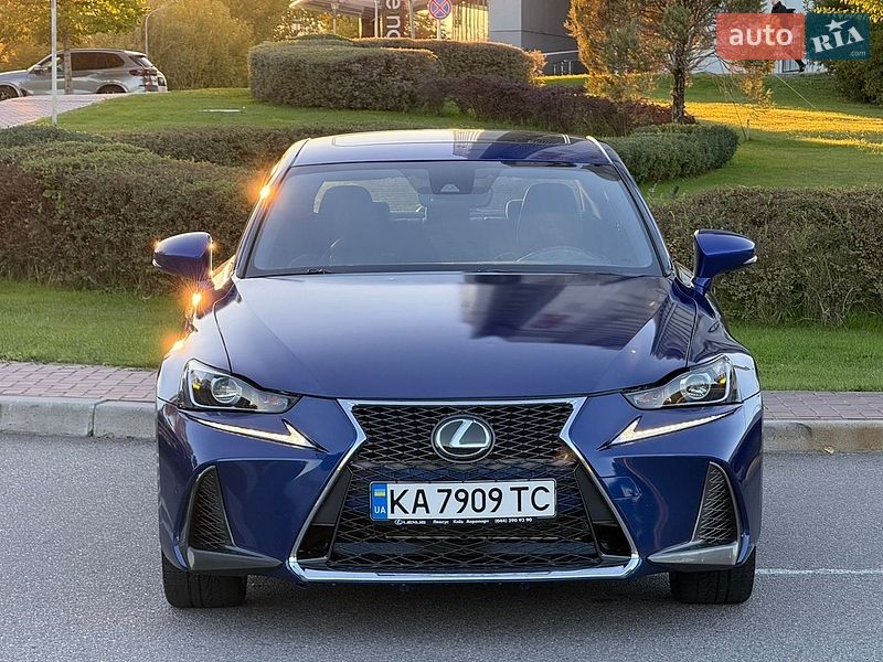 Lexus IS, фото из объявления