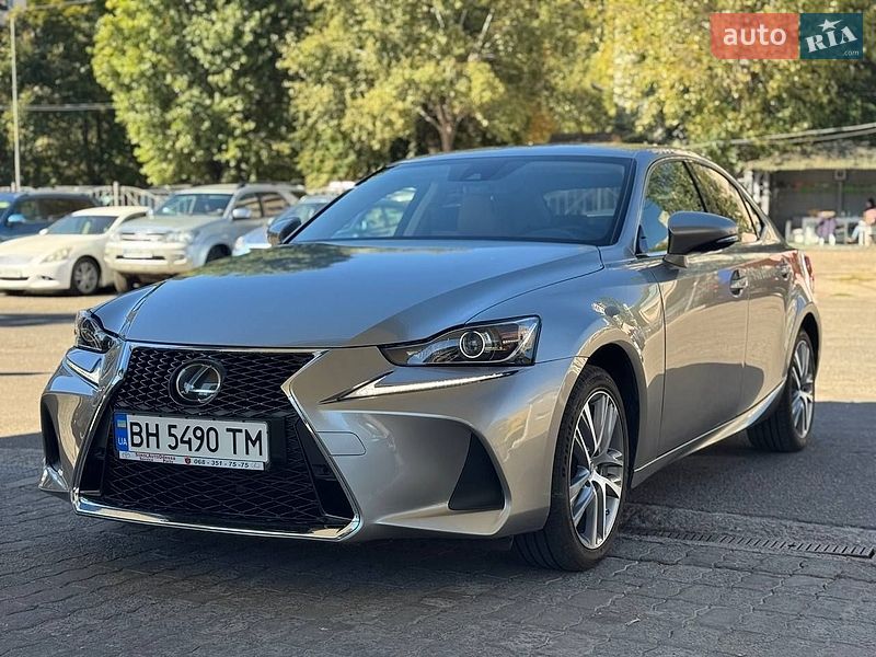 Lexus IS 2018