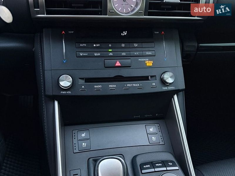 Седан Lexus IS 2014 в Києві