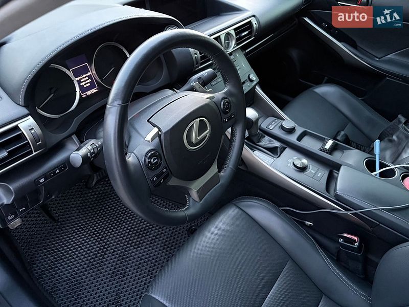 Седан Lexus IS 2014 в Києві