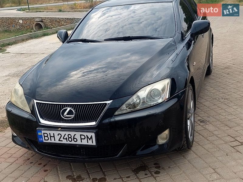 Седан Lexus IS 2007 в Татарбунарах