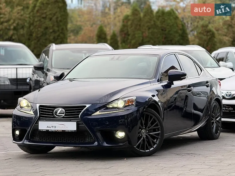 Lexus IS