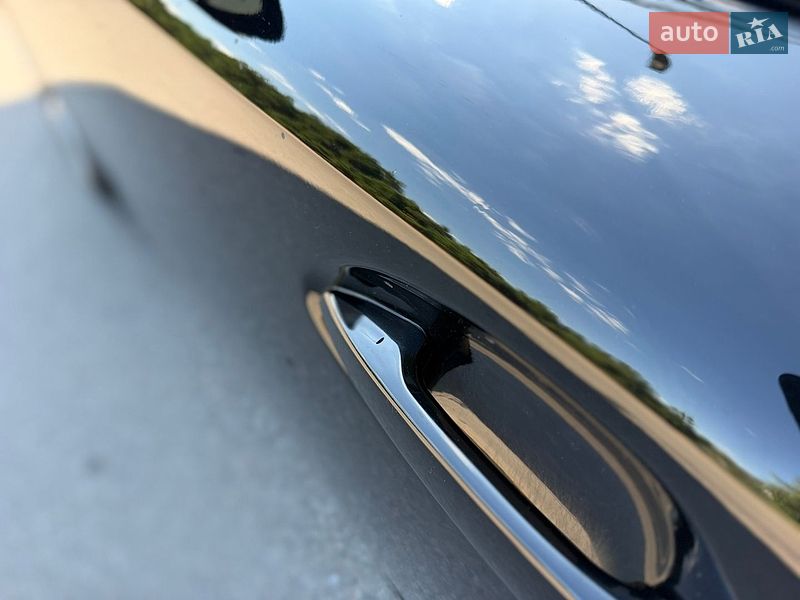 Седан Lexus IS 2015 в Києві