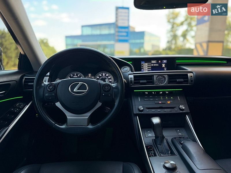 Седан Lexus IS 2015 в Києві