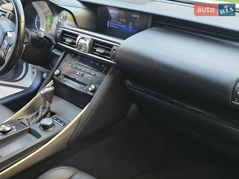 Седан Lexus IS 2017 в Києві