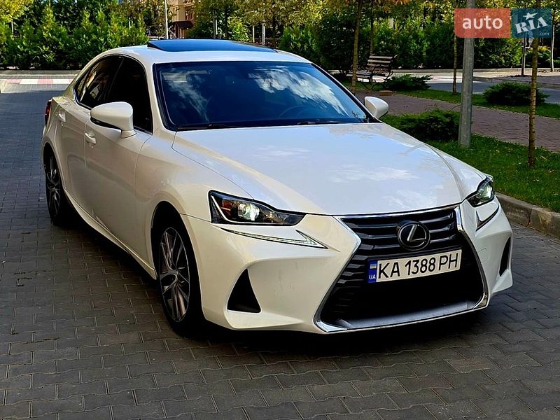 Седан Lexus IS 2017 в Києві