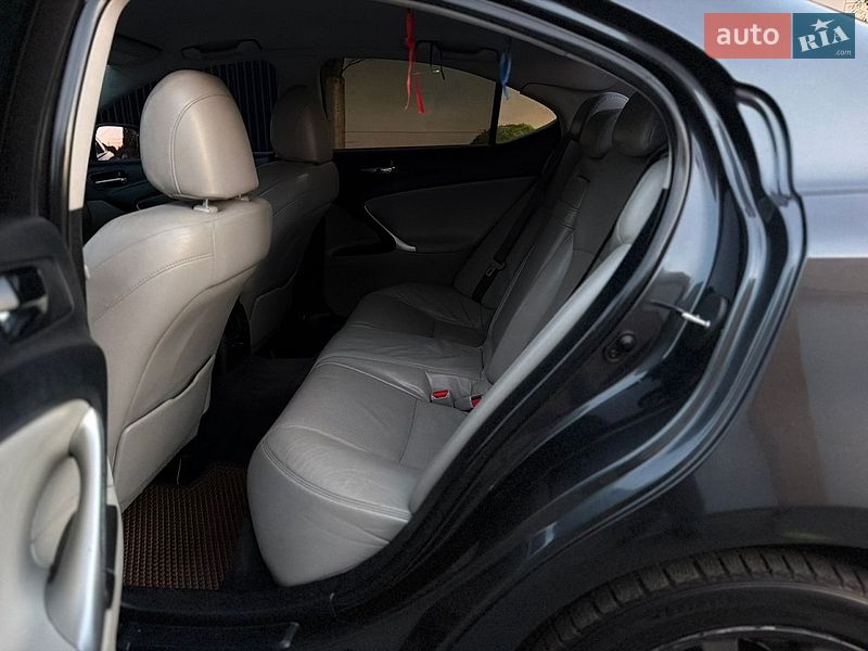 Седан Lexus IS 2006 в Чернигове