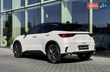 Внедорожник / Кроссовер Lexus LBX 2023 в 