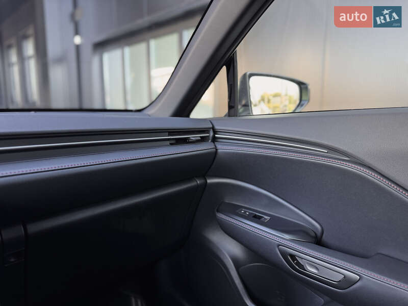 Внедорожник / Кроссовер Lexus LBX 2023 в Одессе