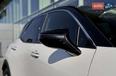 Внедорожник / Кроссовер Lexus LBX 2023 в 