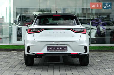 Внедорожник / Кроссовер Lexus LBX 2023 в 