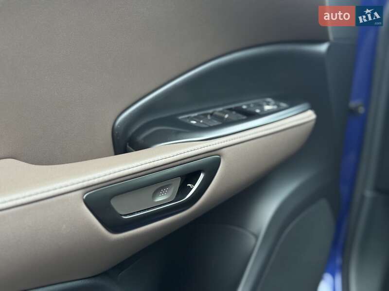 Позашляховик / Кросовер Lexus LBX 2023 в Києві