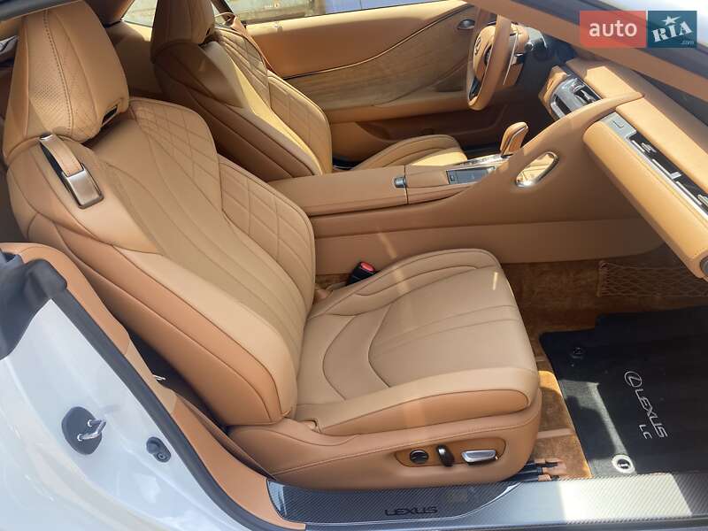 Кабріолет Lexus LC 2020 в Чернівцях