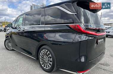 Мінівен Lexus LM 2024 в 
