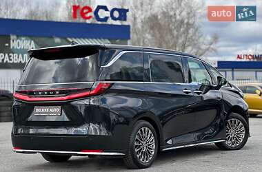 Мінівен Lexus LM 2024 в 
