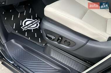 Мінівен Lexus LM 2024 в 