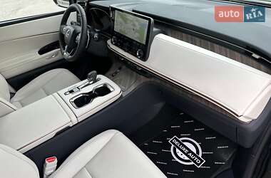 Мінівен Lexus LM 2024 в 