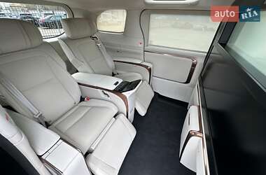 Мінівен Lexus LM 2024 в 