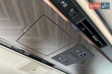 Мінівен Lexus LM 2024 в 