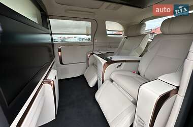 Мінівен Lexus LM 2024 в 
