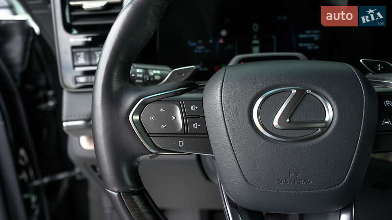 Мінівен Lexus LM 2024 в Львові