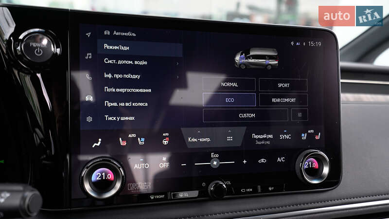 Мінівен Lexus LM 2024 в Львові