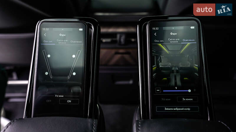 Мінівен Lexus LM 2024 в Львові