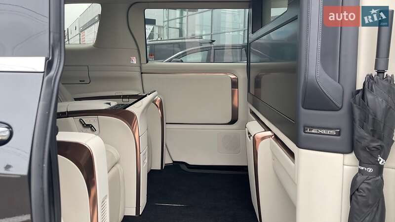 Мінівен Lexus LM 2024 в Києві фото 7 Мінівен Lexus LM 2024 в Києві