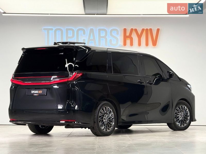 Мінівен Lexus LM 2025 в Києві