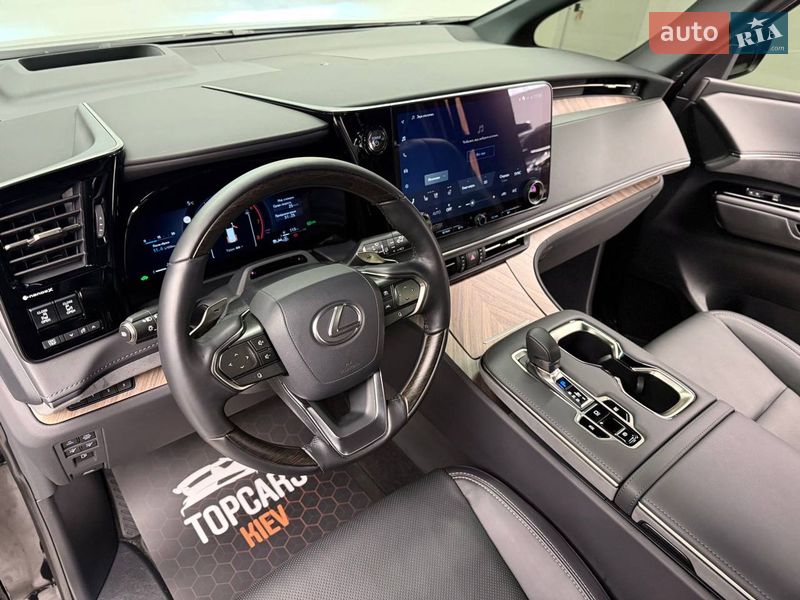 Мінівен Lexus LM 2025 в Києві