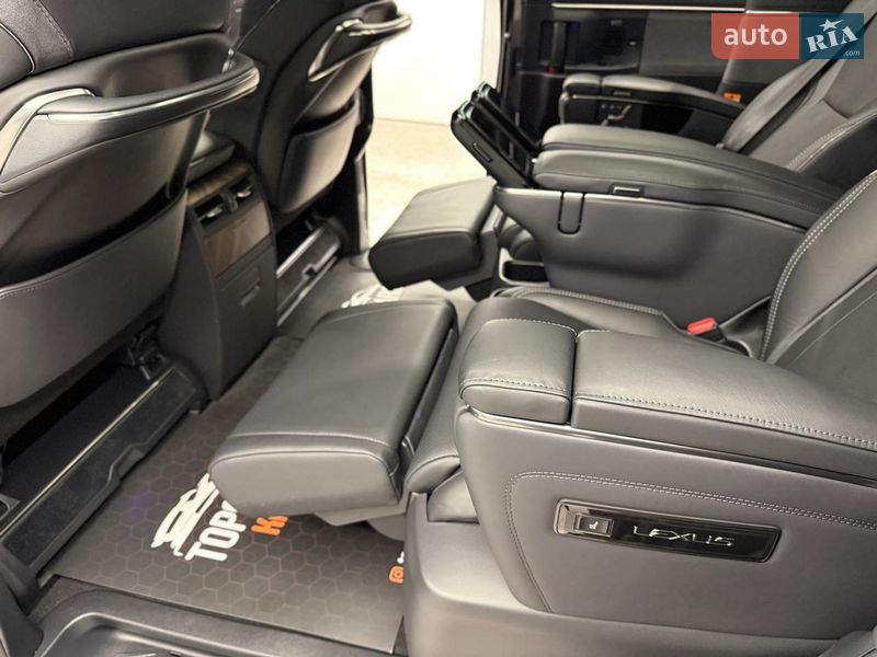Мінівен Lexus LM 2025 в Києві