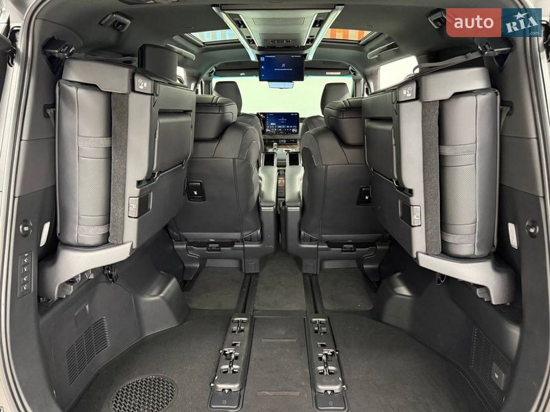 Мінівен Lexus LM 2025 в Києві