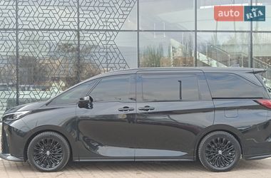 Минивэн Lexus LM 2025 в Киеве