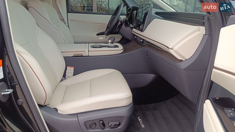 Минивэн Lexus LM 2025 в Киеве
