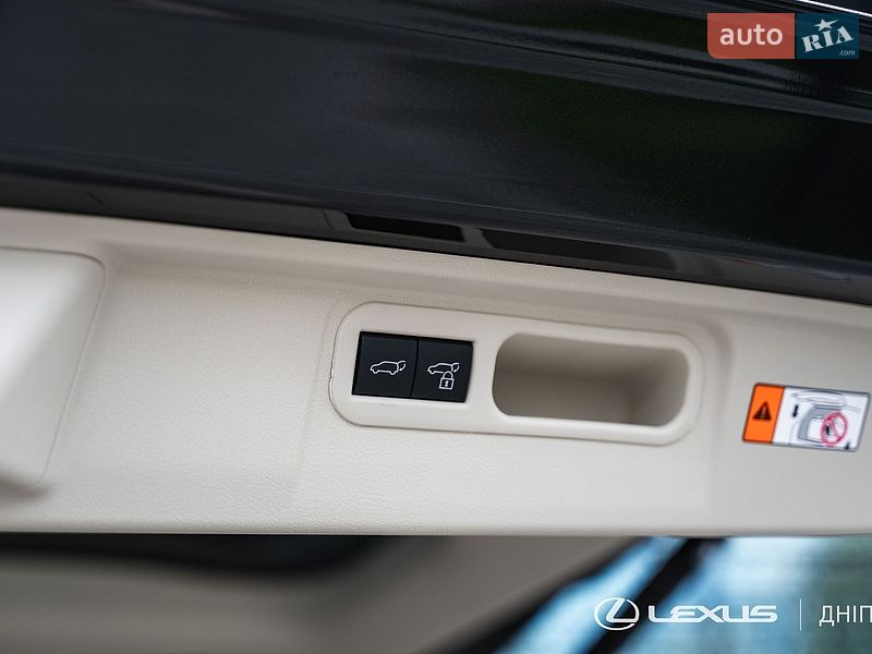 Мінівен Lexus LM 2025 в Дніпрі фото 61 Мінівен Lexus LM 2025 в Дніпрі